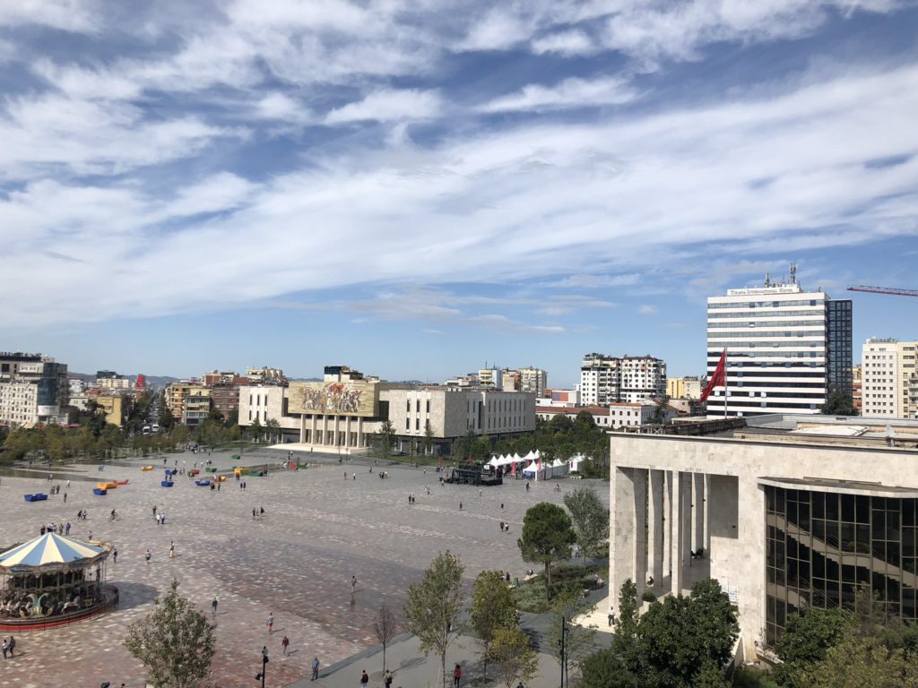 La nouvelle place centrale de Tirana