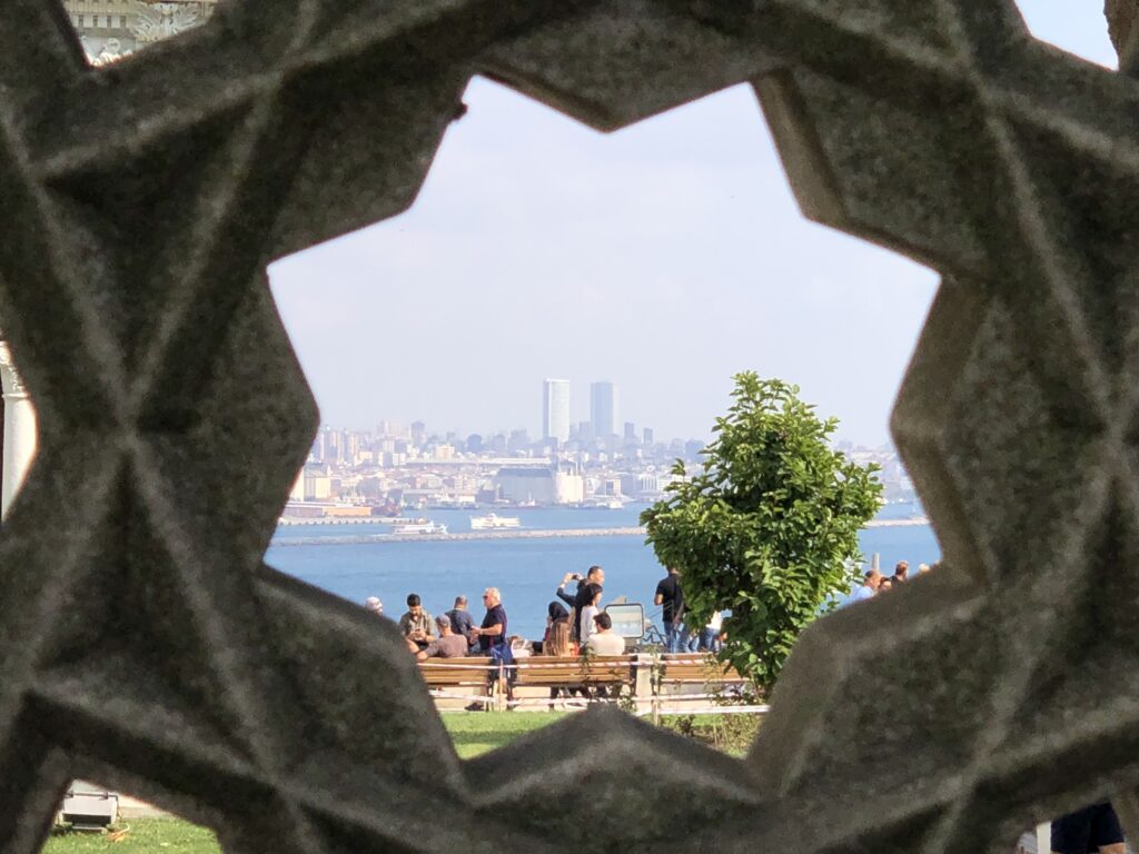 Vue sur Istanbul Asie depuis le palais Topkapi