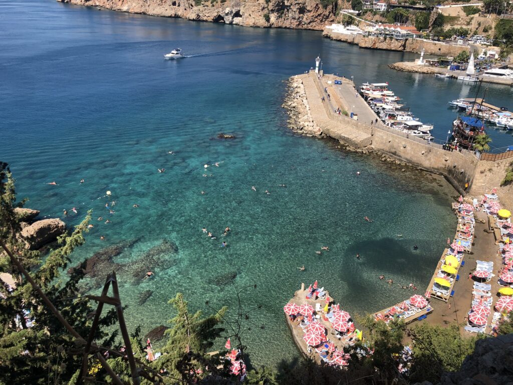 Vue sur la Kaleiçi Marina